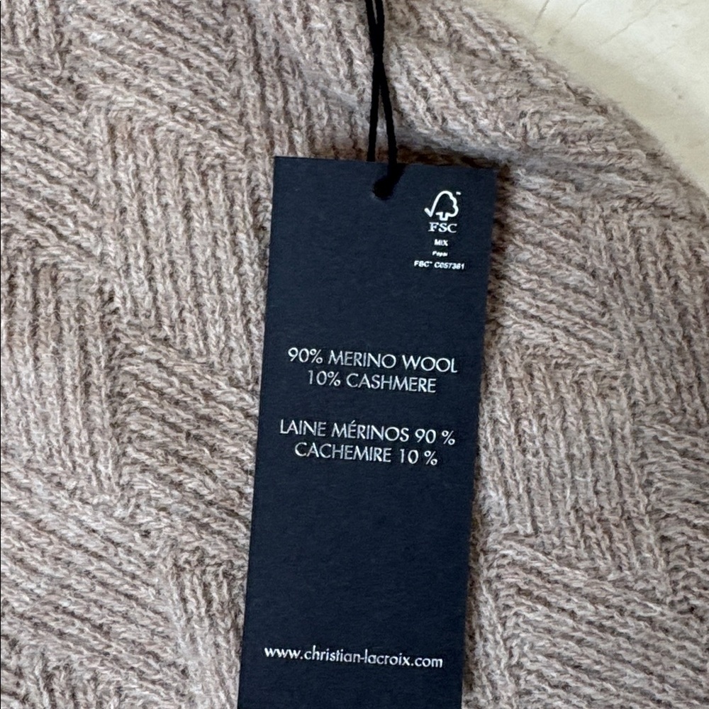 ⭐️ NWT- Christian Lacroix V-Neck merino wool and cashmere Sweater in Taupe- XL - Picture 5 of 10